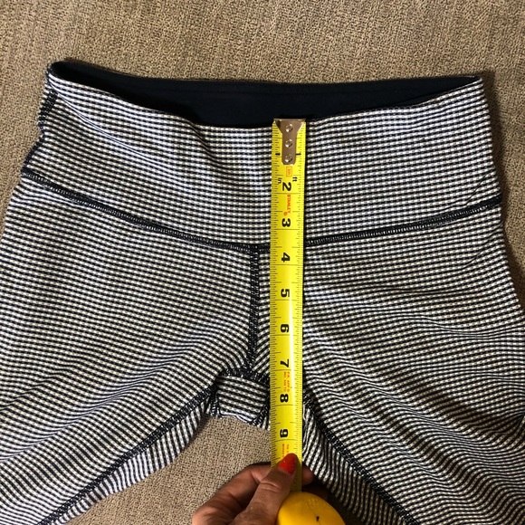 Lululemon inkwell gingham capri leggings 4 - Picture 6 of 6